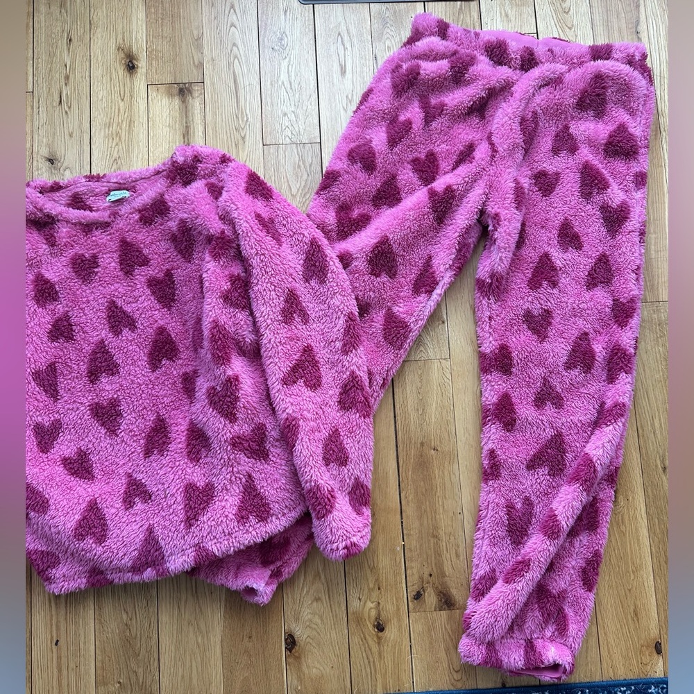 Splendid Pink Heart Womens Pajamas Medium Valentine’s Day Fleece Fuzzy